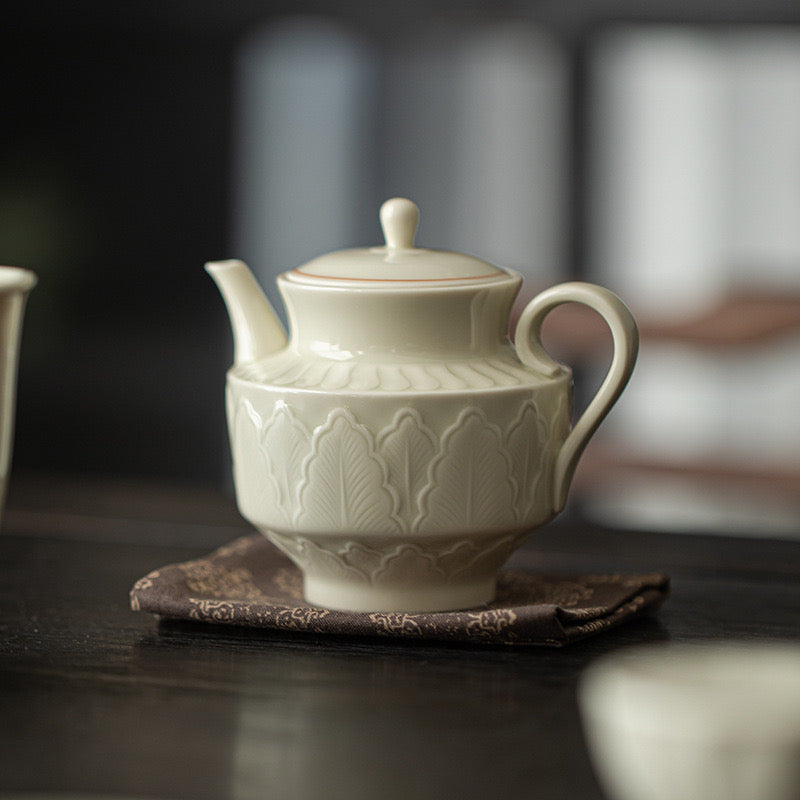 Embossed Pattern Teapot Ceramic Tea Pot 200ml