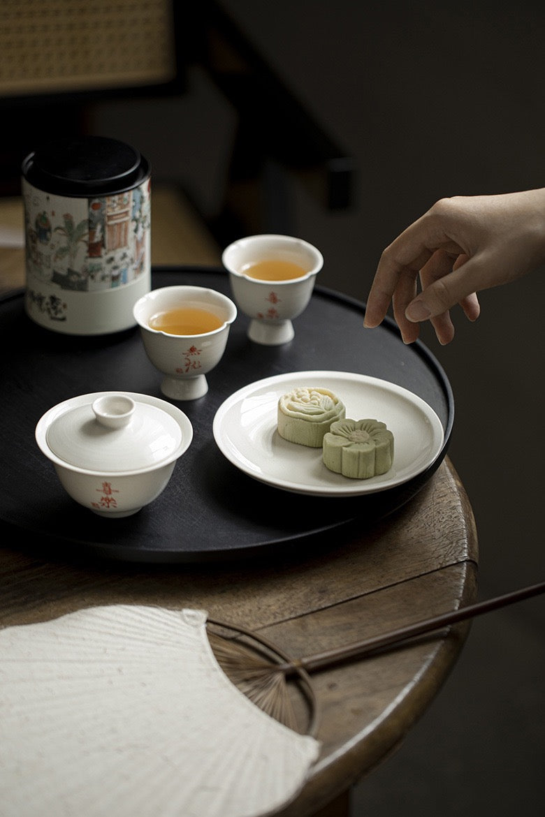 Light Grey Hand Written Gaiwan Tea Set With Gift Box