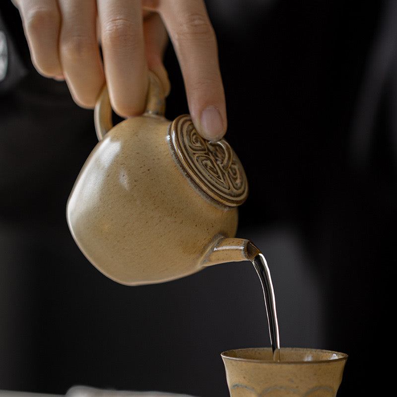 Tea Pot with infurser