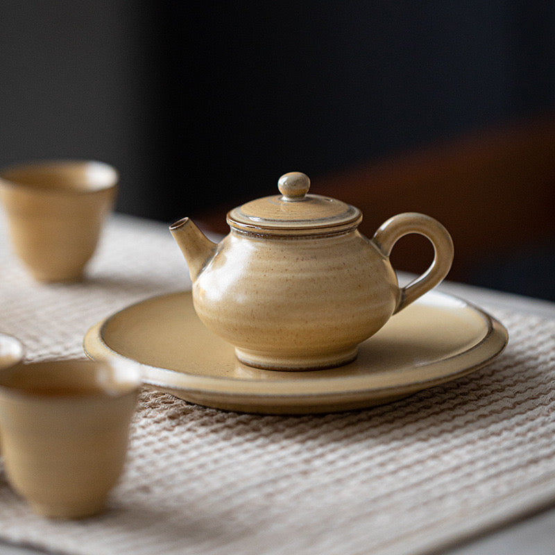 Tea pot front side
