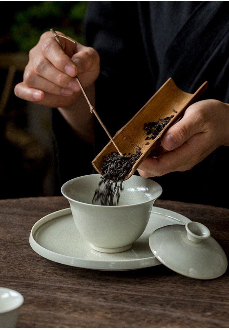 Handmade Light Grey Gaiwan With Tea