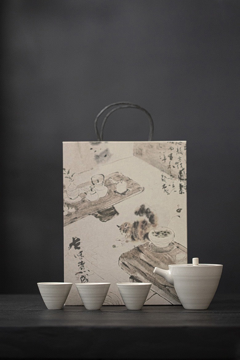 Teapot with 3 cups