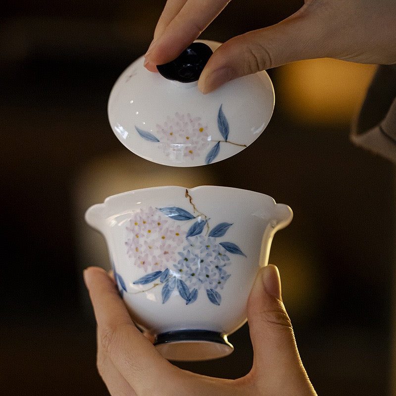 White porcelain hand-painted pastel hydrangea ceramic lid bowl Gaiwan 135ml