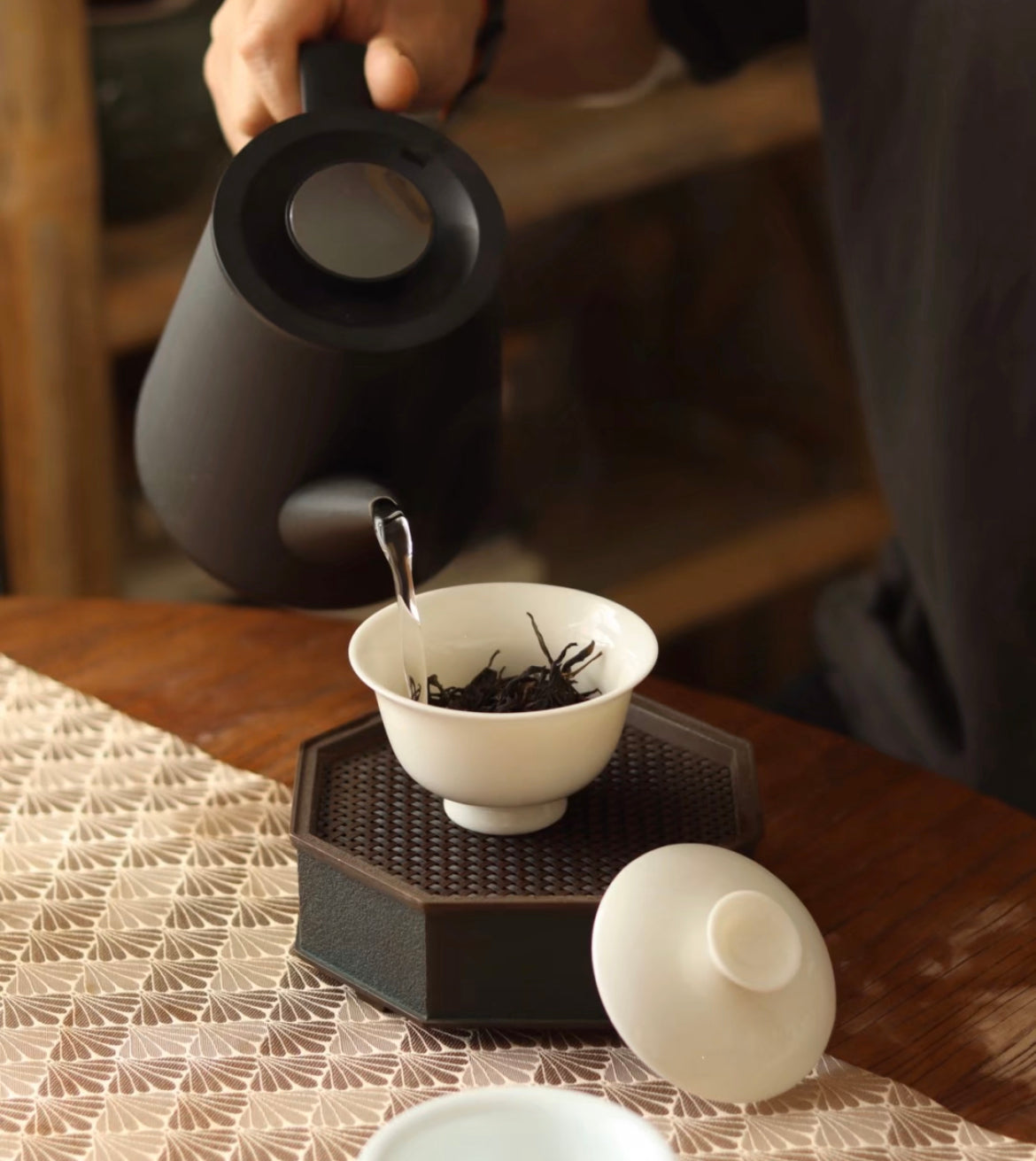 White Gaiwan With 2 Tea Cups Beginner Friendly 130ml,Dia9.5cm*H8cm