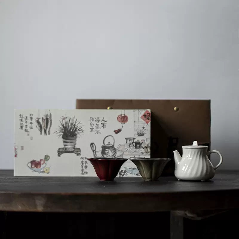 Teapot with 2 cups