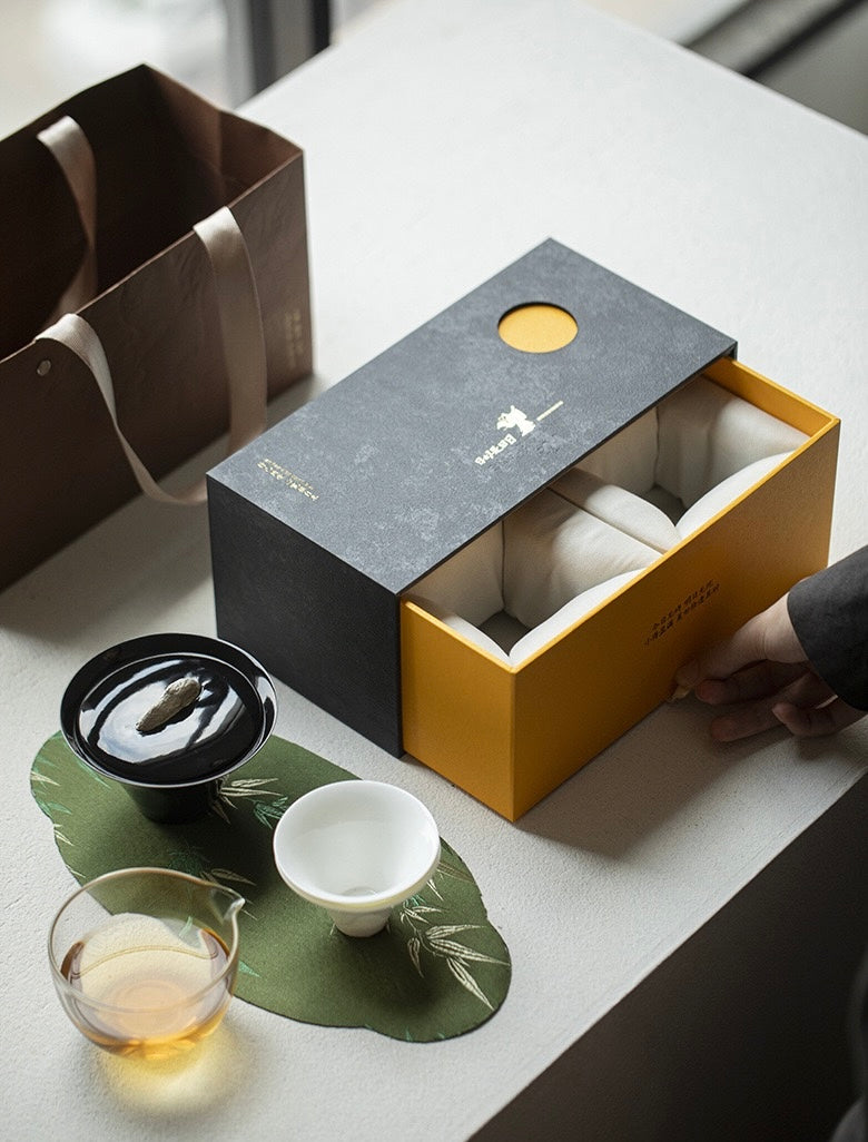 Mountain Design Ceramic Tea Set Gift Set
