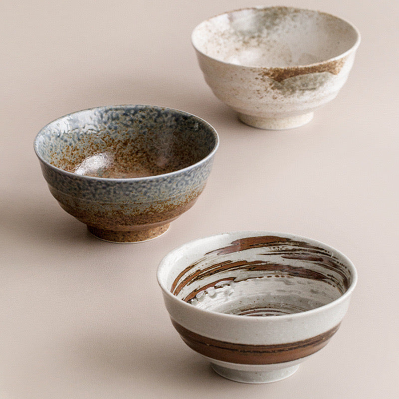 Japanese imported Minoyaki rice bowl Japanese handmade household ceramic large capacity
Quantity of ramen, soup bowl 950ml. Dia 16.8*8.5cm