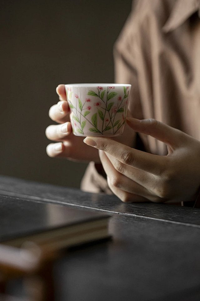 Covered bowl, hand-painted flower and grass pottery Gaiwan Set 120ml