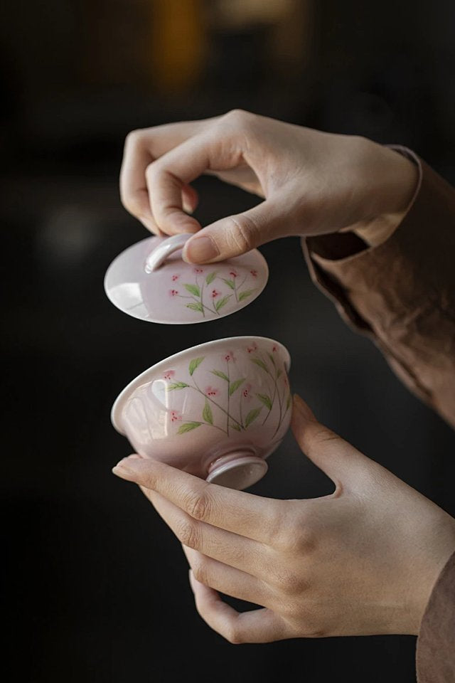 Covered bowl, hand-painted flower and grass pottery Gaiwan Set 120ml