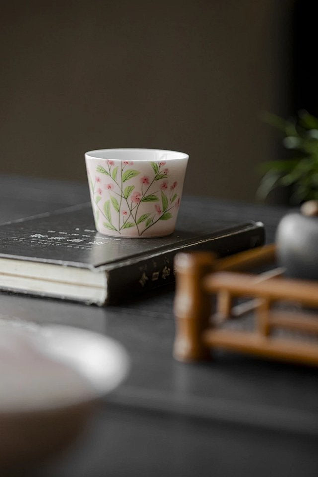 Covered bowl, hand-painted flower and grass pottery Gaiwan Set 120ml