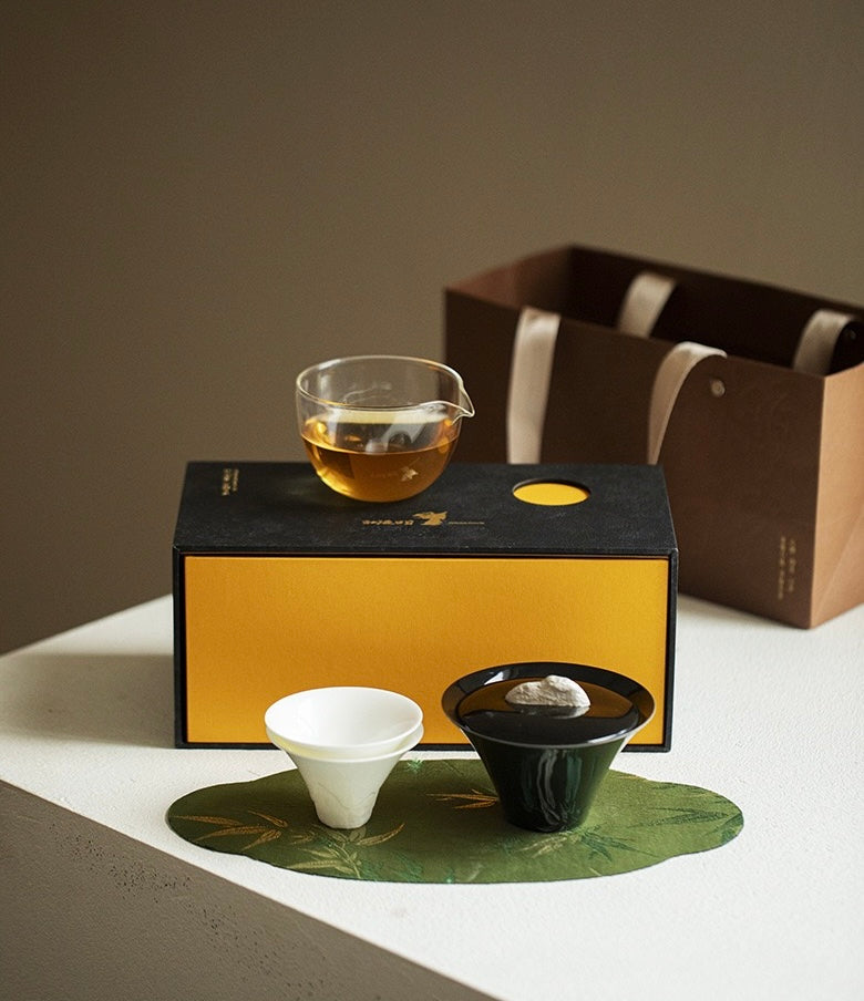 Mountain Design Ceramic Tea Set Gift Set