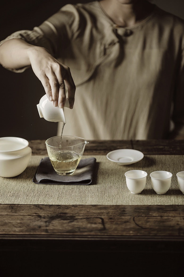 ELEGANT JADE WHITE PORCELAIN 100ML GAIWAN