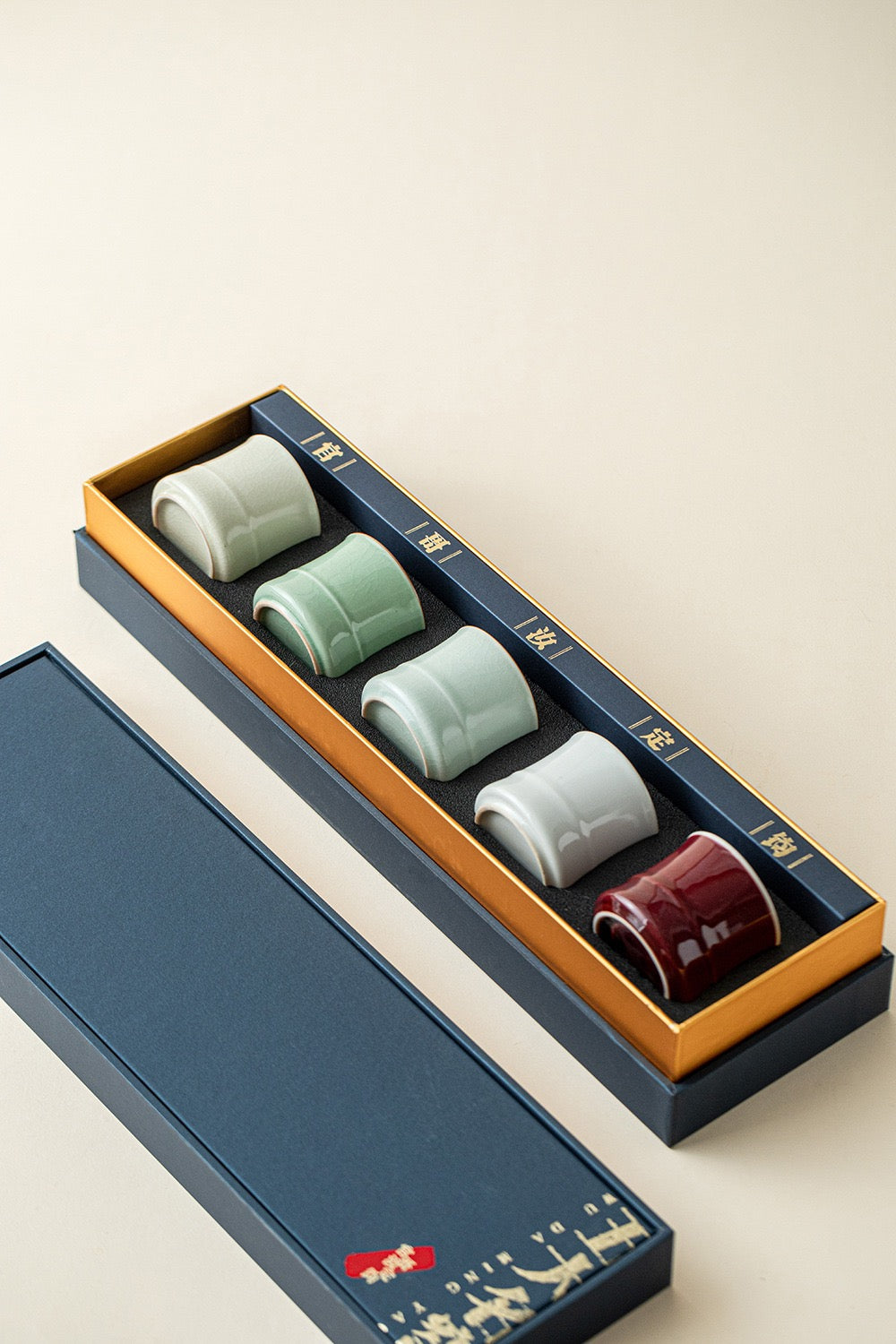 Five famous kilns Chinese-style creative tea set master cup gift box
