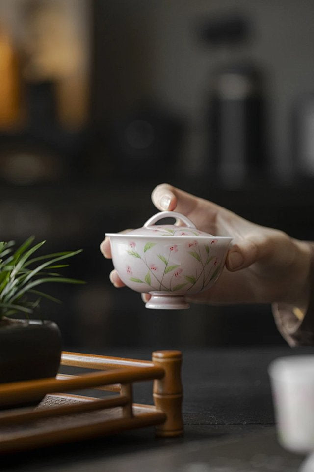Covered bowl, hand-painted flower and grass pottery Gaiwan Set 120ml
